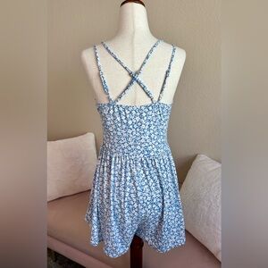 American Eagle Shorts Romper Blue Floral Crisscross Straps Pockets SzS Festival